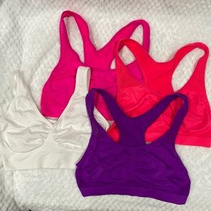 Set of 4 nylon sports bras